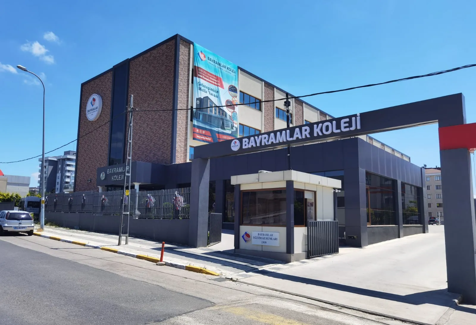 Bayramlar Koleji kapak görseli